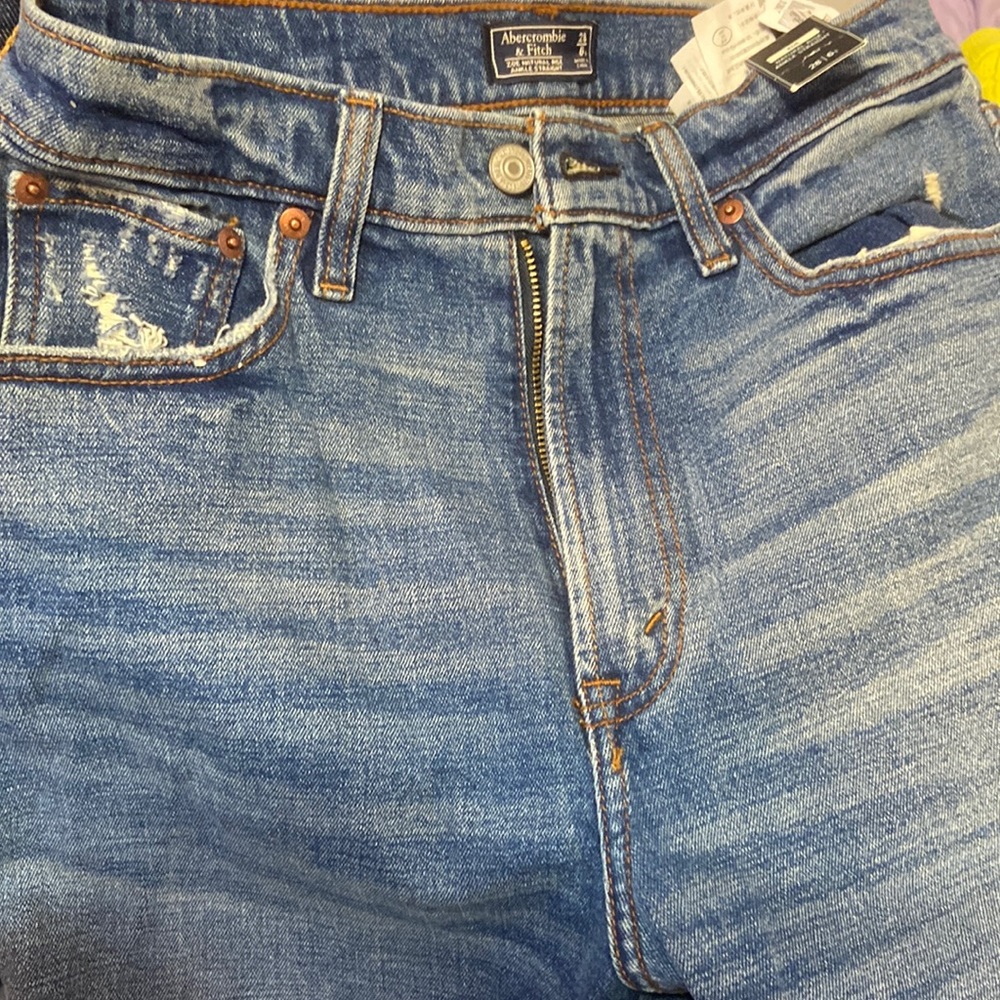 Abercrombie natural rise ankle straight jean